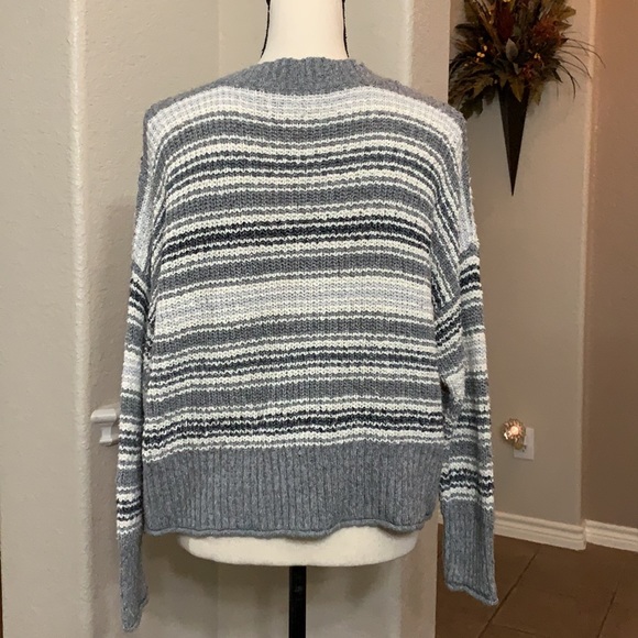 American Eagle Outfitters gray, white, black striped cropped knit sweater - Picture 3 of 17